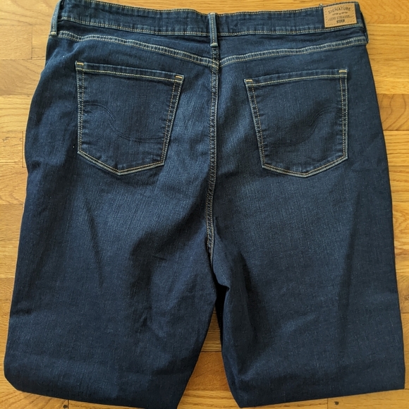 Levi's Totally Shaping Hi Rise Skinny Jeans - Picture 5 of 5